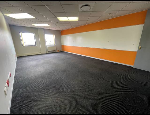 542M² OFFICE TO LET IN PARKTOWN